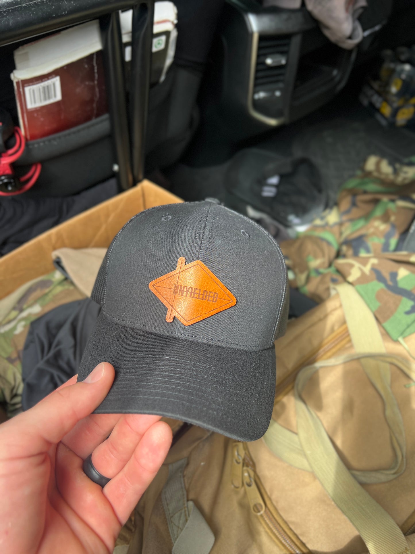 Unyielded diamond trucker hat